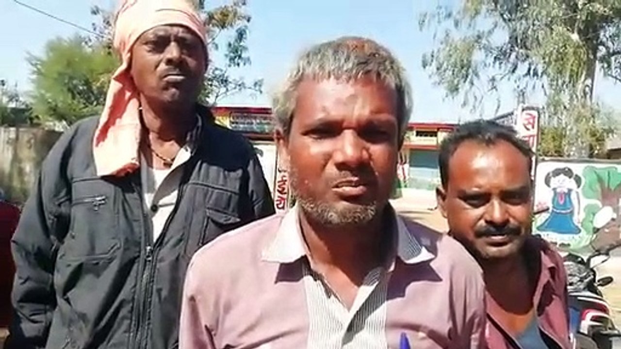 रीठी में अतिक्रमण के विरुद्ध चल रही मुहिम, अतिक्रमणकारियों ने स्वेच्छा से हटाए टपरे