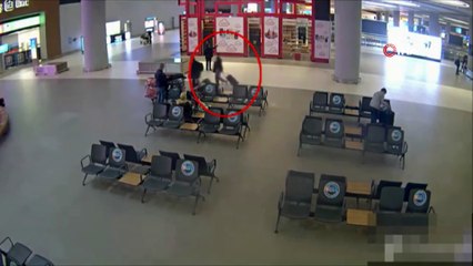 İranlı uyuşturucu kuryeleri havalimanında yakayı ele verdi