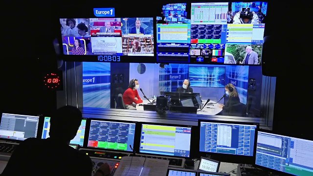 Une planète parfaite et Cyrille, agriculteur, 30 ans, 20 vaches, du lait, du beurre, des dettes : merveilles et misères de la nature