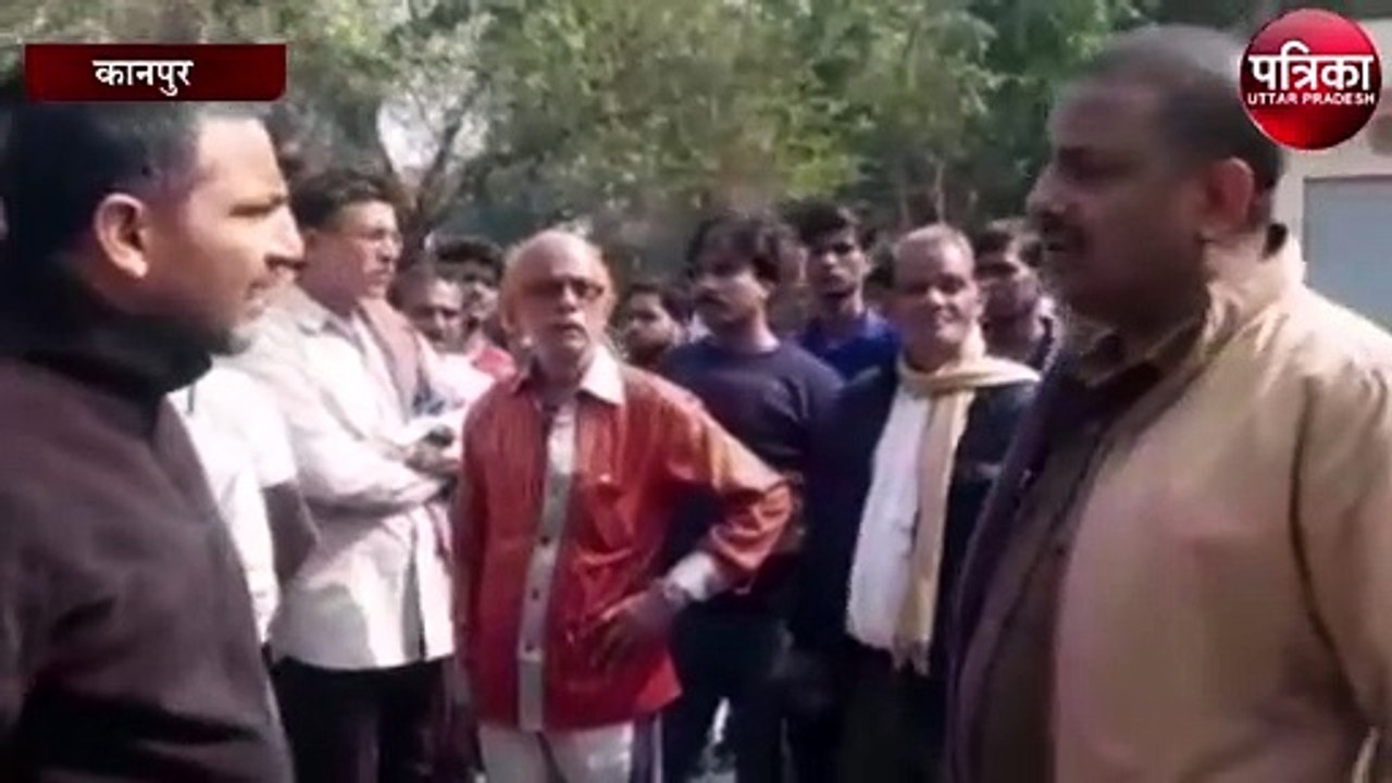 श्मशान घाट पर इस वजह से चिता के साथ जिंदा जलने को तैयार युवक