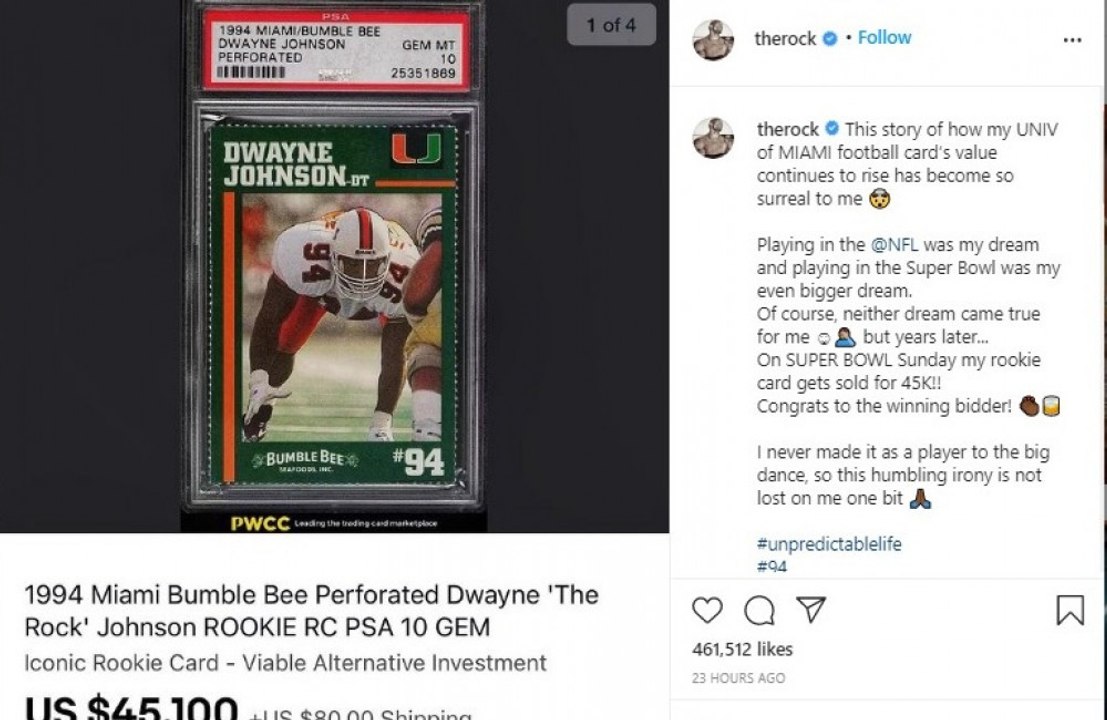 Dwayne Johnson: Football-Card für Vermögen verkauft
