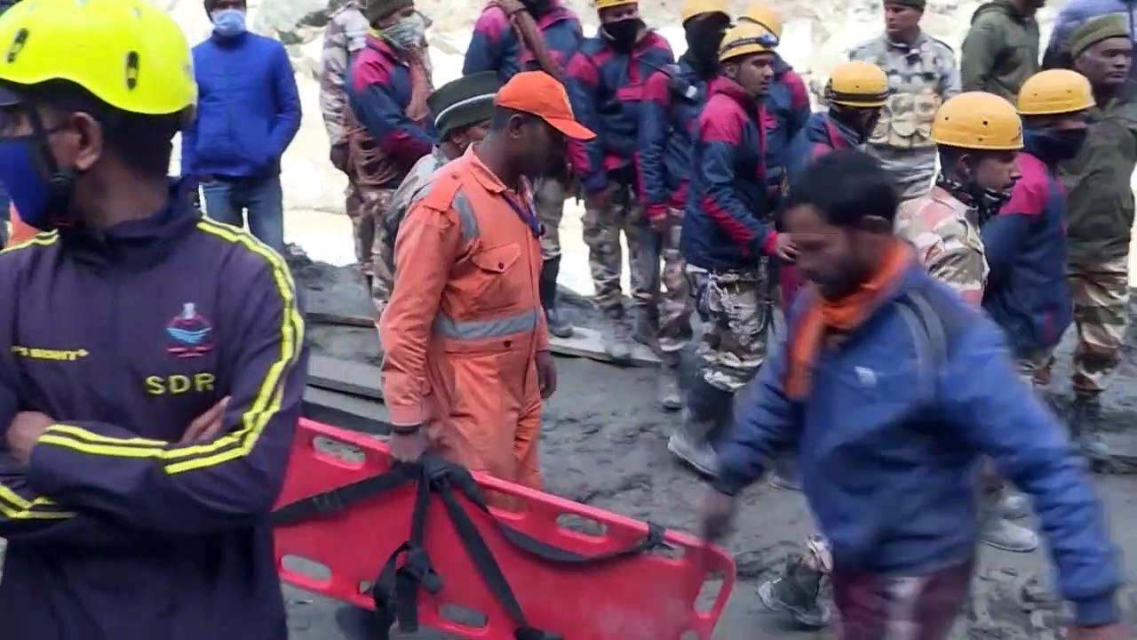 Sturzflut im Himalaya: Verzweifelte Suche nach Überlebenden