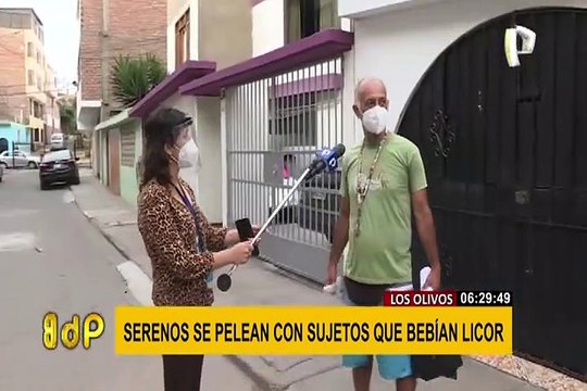 Los Olivos: serenos se pelean con sujetos que bebían licor en la calle