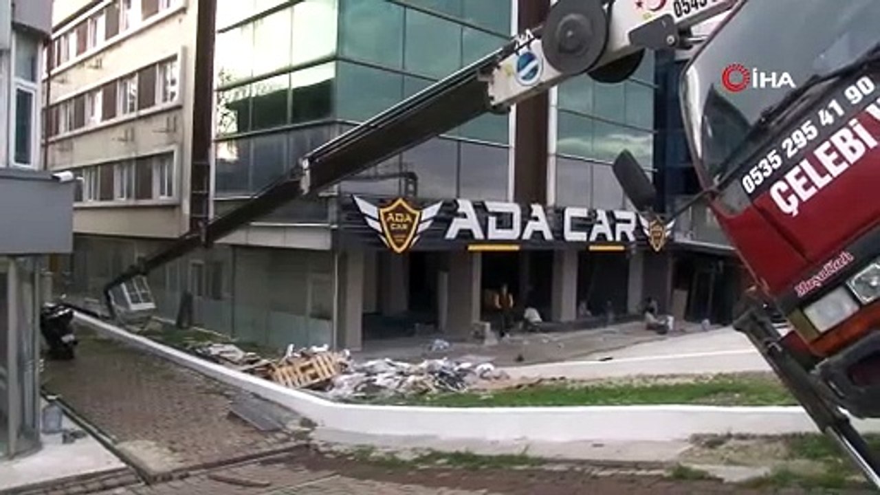Florya’da dev vinçin devrilmesi kamerada