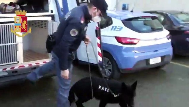 Gioia Tauro (RC) - In auto con più di un chilo di cocaina, arrestato (09.02.21)