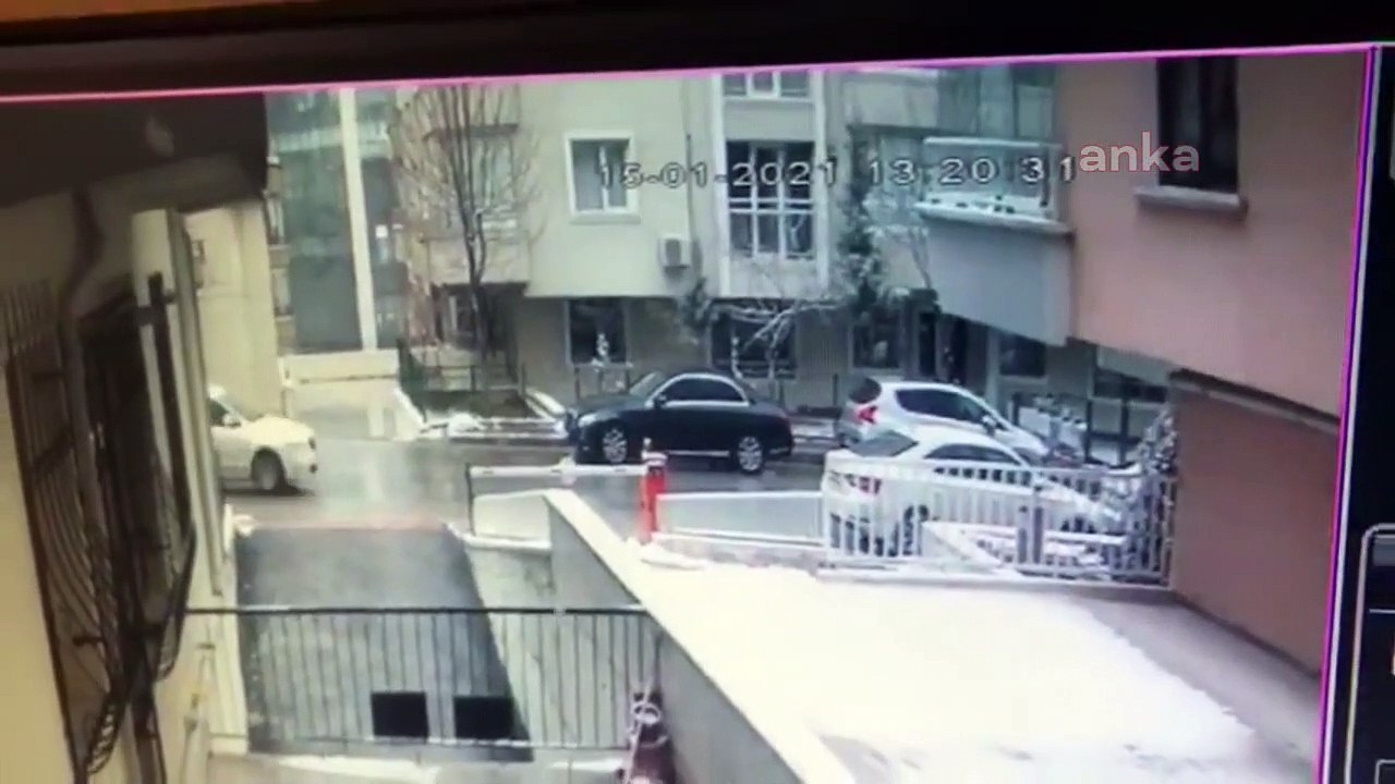 Selçuk Özdağ'a yönelik saldırının yeni görüntüleri ortaya çıktı