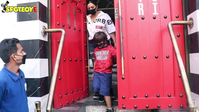 Gauri Khan with AbRam, Maheep Kapoor, Seema Khan, Bhavana Panday Spotted at Tori Bandra | SpotboyE