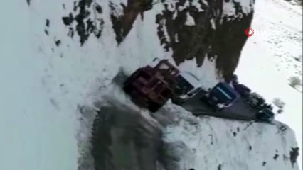 - Bingöl’de  çığ düştü, yol kısa süreli kapandı