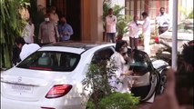 Rajiv Kapoor passes away, Randhir Kapoor leaves the hospital with moist eyes