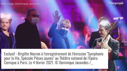 Brigitte Macron stylée en blazer bleu, elle écoute la "Symphonie pour la vie"