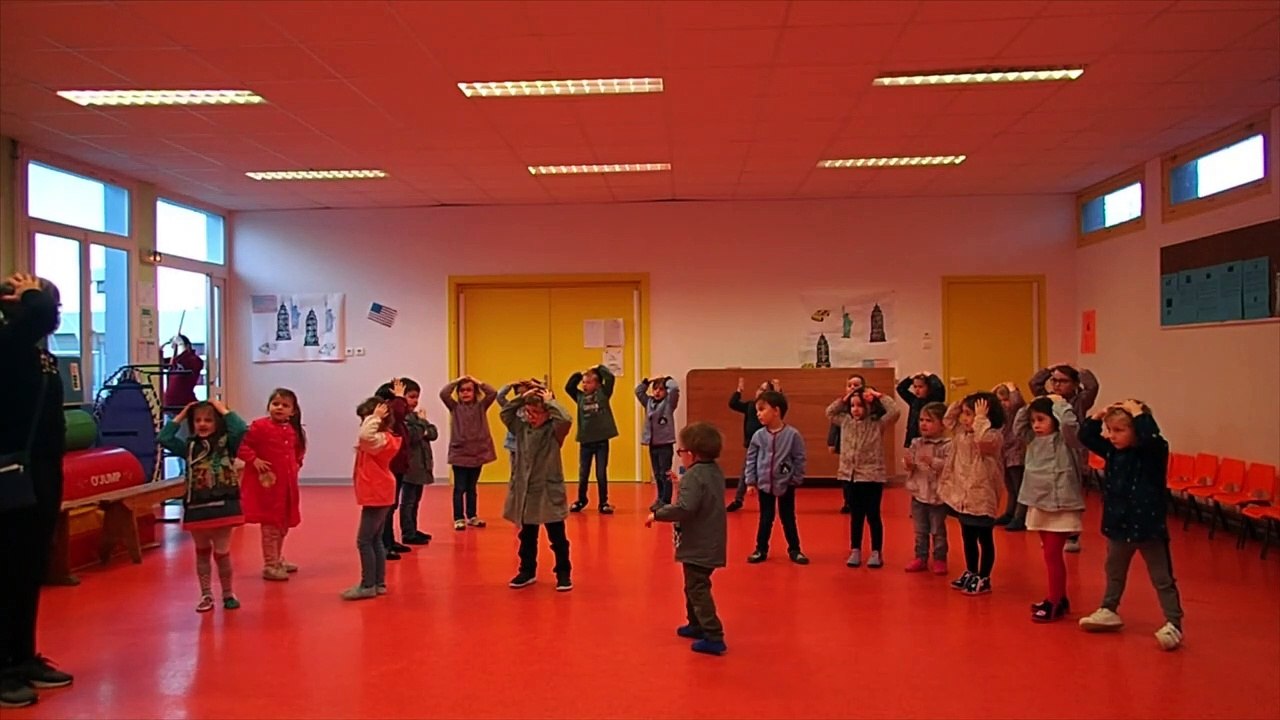 Mains aux genoux - MS-GS