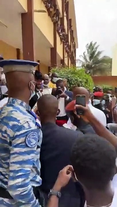 Didier Drogba crée l'émeute au groupe scolaire Sainte Foi d'Abobo