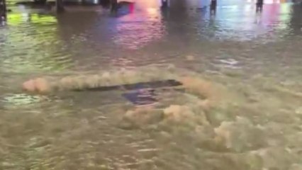 대구 반월당역 주변 상수도관 파열...복구 작업 / YTN