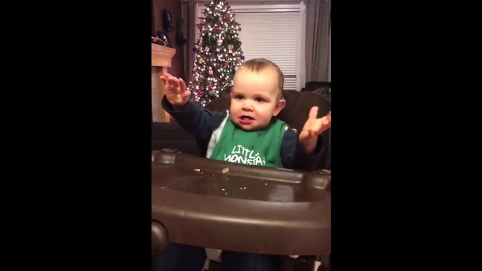 Qui A Fait Caca Dans Sa Couche Moi Tellement Drole Video Dailymotion