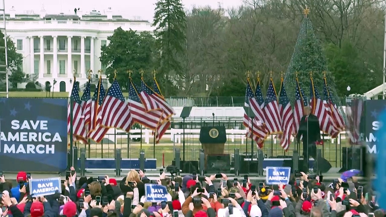 Demócratas exhiben imágenes de asalto al Capitolio como pruebas en juicio contra Trump