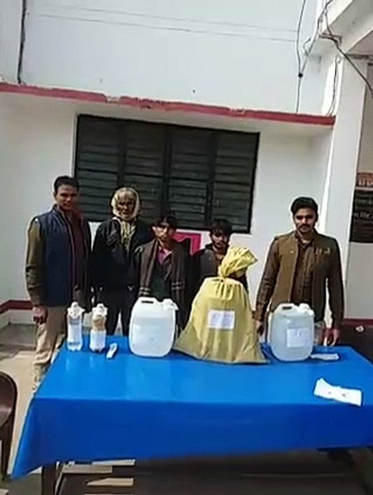 शाहजहांपुर : पुलिस ने अबैध शराब तस्करों को किया...
