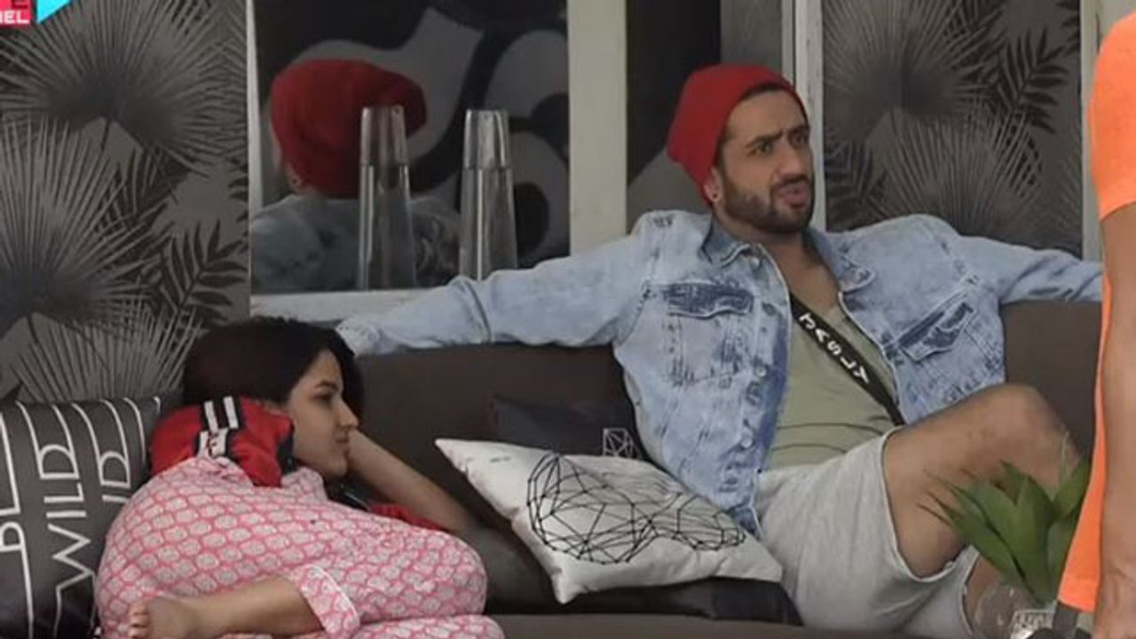 Bigg Boss 14; Jasmin Bhasin ने Aly Goni को दी ये आखरी सलह |FilmiBeat