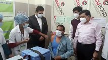 शाजापुर एसडीएम को लगा कोरोनावायरस वैक्सीन टीका
