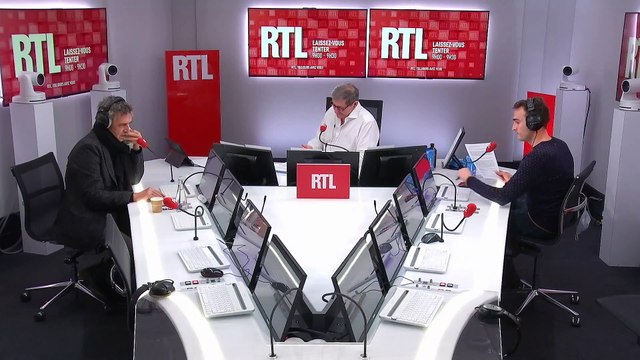 Julien Clerc est l'invité exceptionnel de Steven Bellery et d'Yves Calvi. Le chanteur présente en avant-première les chansons de son nouvel album Terrien .