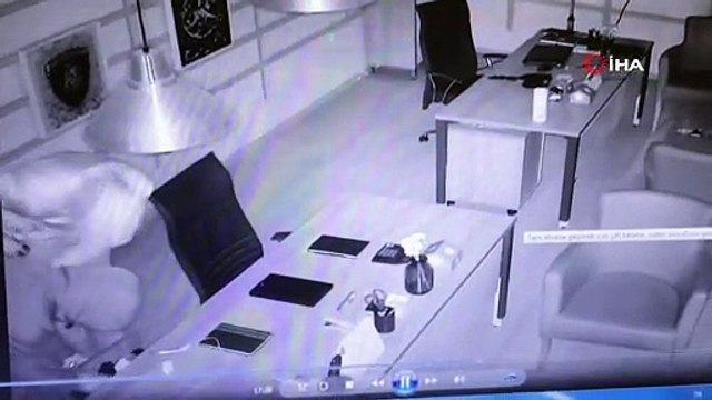 Bursa’da oto galerinin camını böyle kırıp 500 bin liralık lüks aracı böyle çaldılar