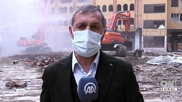 Dolgu alandaki riskli yapılar tek tek yıkılıyor