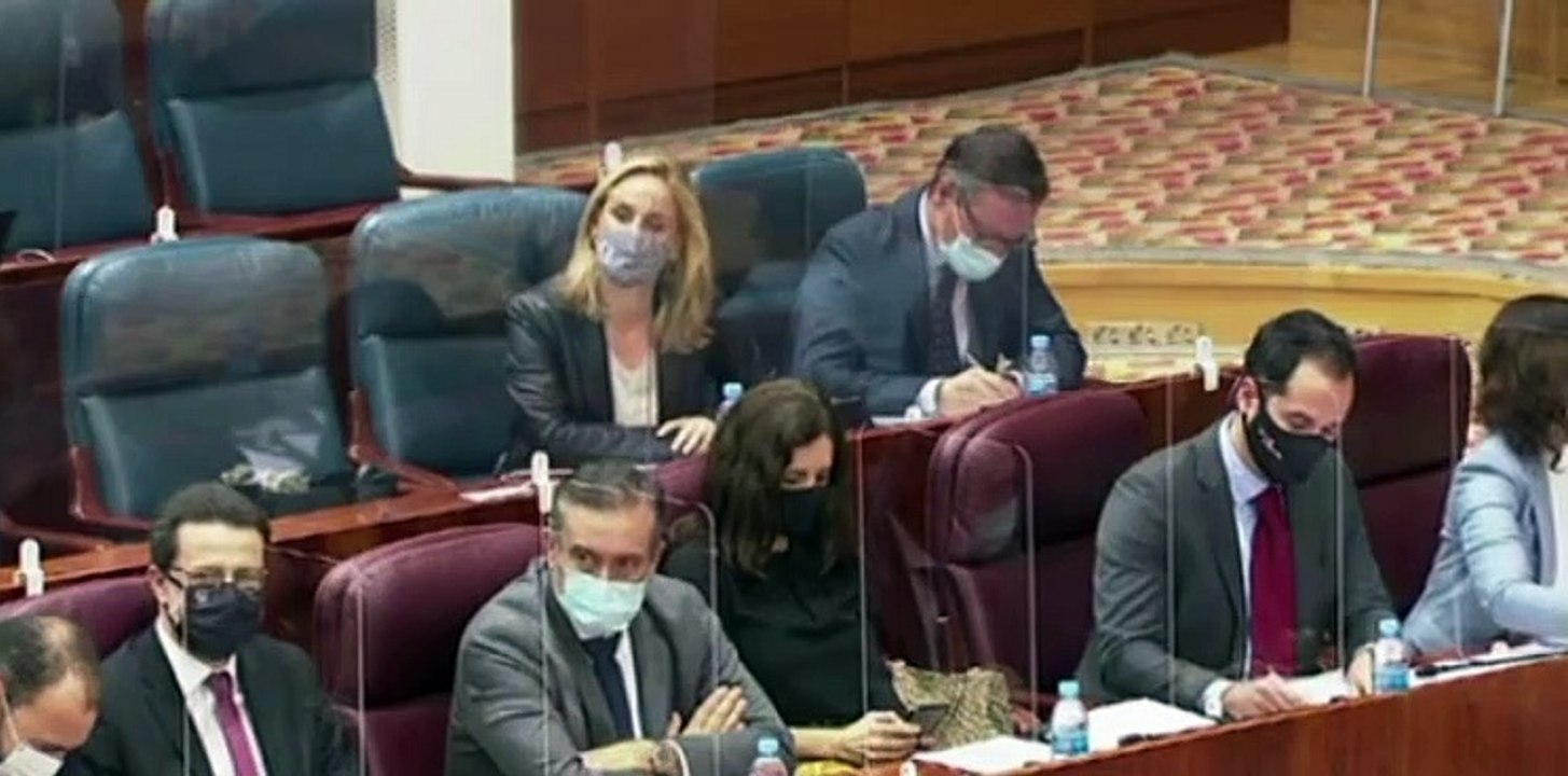 Ayuso, a Pablo Gómez Perpinyà: "En Cataluña los comerciantes me decían que las medidas les habían llevado a la ruina. Le puedo asegurar que como se mira a la Comunidad de Madrid es con admiración y respeto"