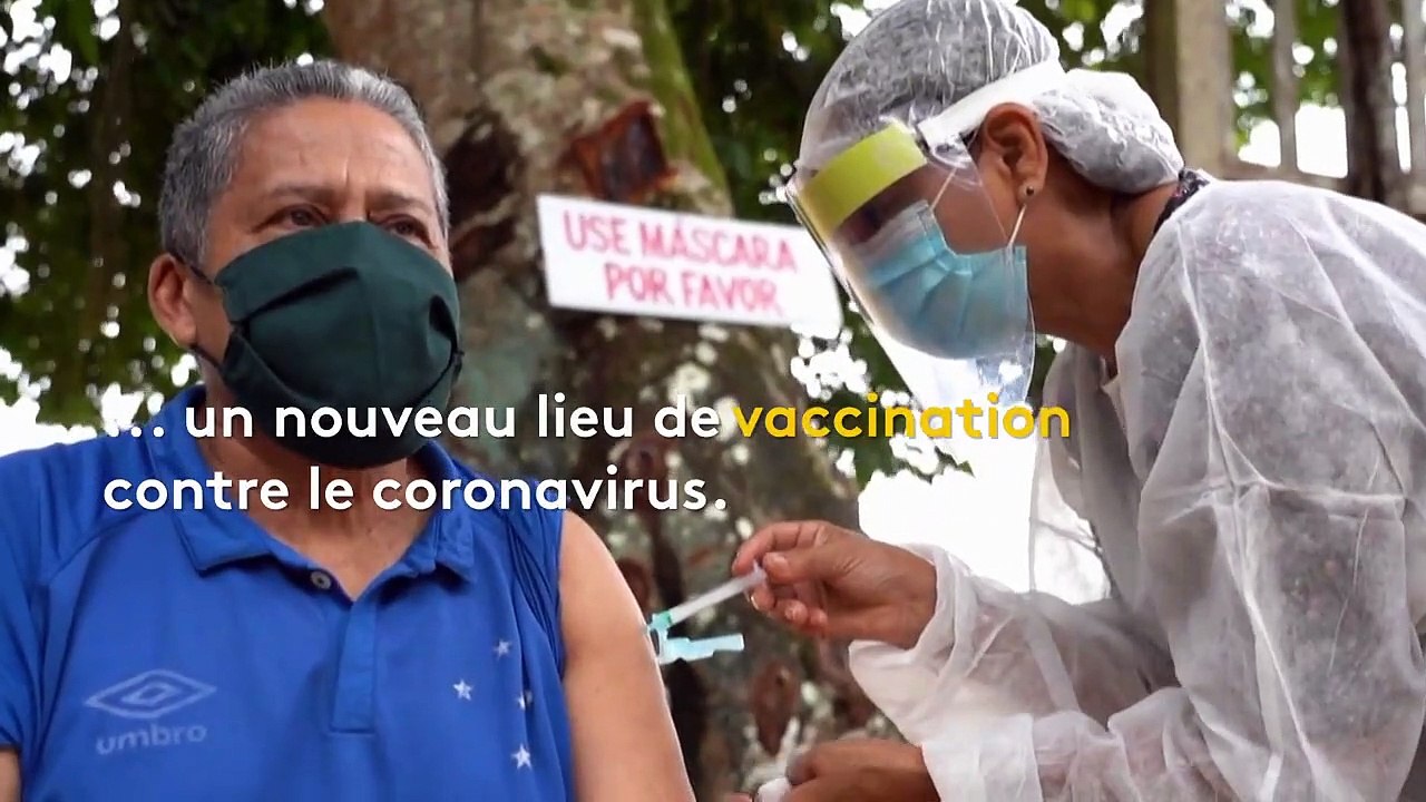 Brésil : en Amazonie, la campagne de vaccination contre le Covid-19 se fait aussi en bateau