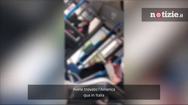Lecco, razzismo sul bus: Qui ve ne approfittate, al vostro paese vi tagliano le mani