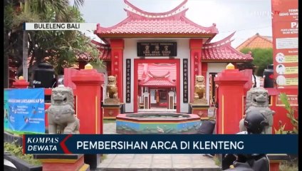 Pembersihan Arca Di Klenteng Setelah Sembahyang Dewa Naik