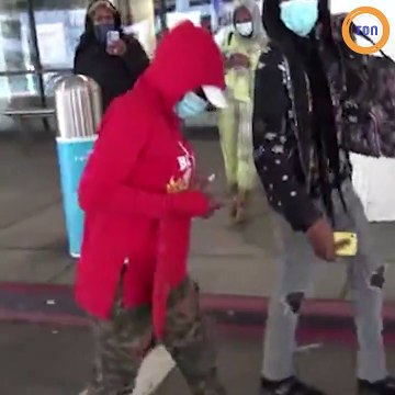 Après avoir buzzé en fixant ses cheveux avec de la colle Gorilla Glue, elle déclare l'avoir fait exprès pour gagner la gloire et l'argent