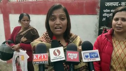 Tải video: लूट की शिकायत दर्ज कराने आये पीड़ित ने पुलिस पर लगाया लॉकअप में डालकर पीटने का आरोप