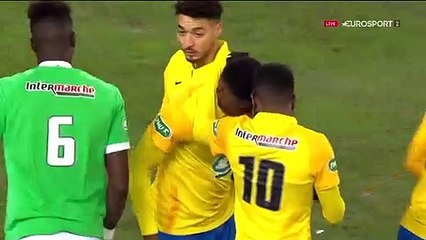 Cissé a voulu dribbler devant sa surface, mauvaise idée : Une boulette des Verts et Sochaux marque