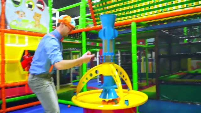 Blippi Español De Donde Vienen las Manzanas | Tour por la Fábrica de Manzanas | Frutas para Niños