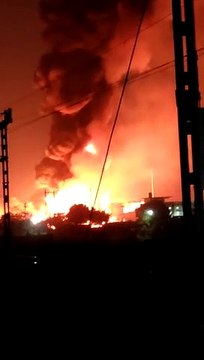 देवास की केमिकल फैक्ट्री में लगी भीषण आग, कई दमकल आग बुझाने में लगी