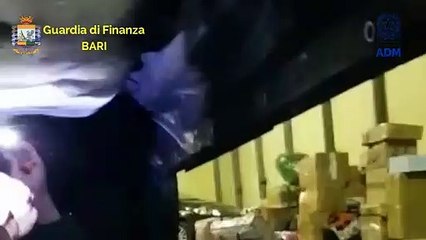 Bari - In viaggio verso Albania con pacchi di sterline per 250mila euro (11.02.21)