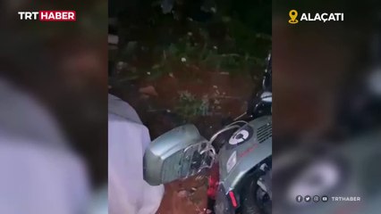 Alaçatı'da hortum: Çatılar uçtu, araçlar takla attı