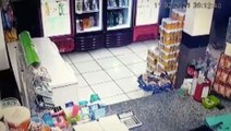 Câmera de segurança registra  ação de bandidos em loja de bebidas no Periolo