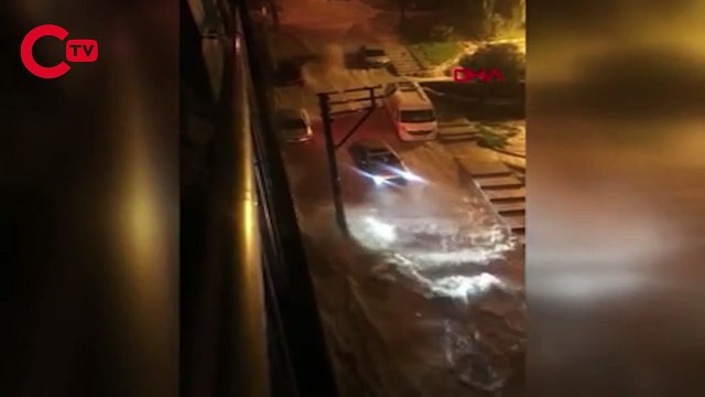 İzmir'de dere taştı, evleri su bastı
