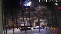 Rusya'da evinde yangın çıkan kadın, 4'üncü kattan karlara atlayarak kurtuldu