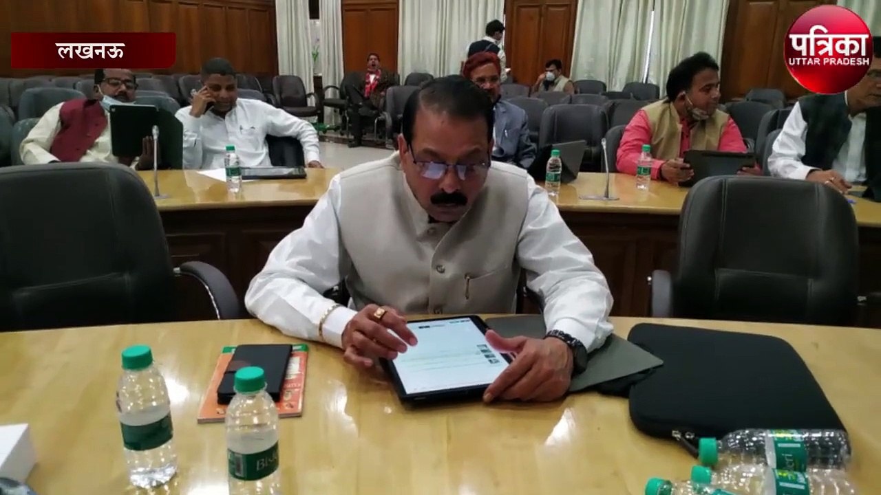 राजधानी में विधायकों ने सीखें टैबलेट चलना