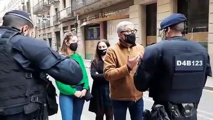La BRIMO impedeix que Carles Riera accedeixi a  la protesta de policies espanyols a Sant Jaume