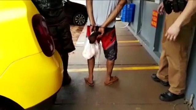 Dois são detidos pela PM no Bairro Interlagos com veículo furtado