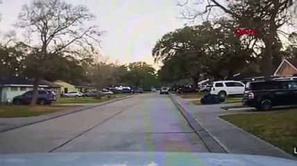 ABD'de bir annenin, kızının odasını gözetleyen şüpheliye müdahalesi kamerada