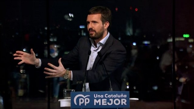 Casado dice que la ultraderecha quiere sacar a España de la Constitución como Puigdemont