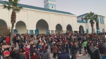 Cientos de marroquíes protestan de nuevo en Castillejos por cierre frontera