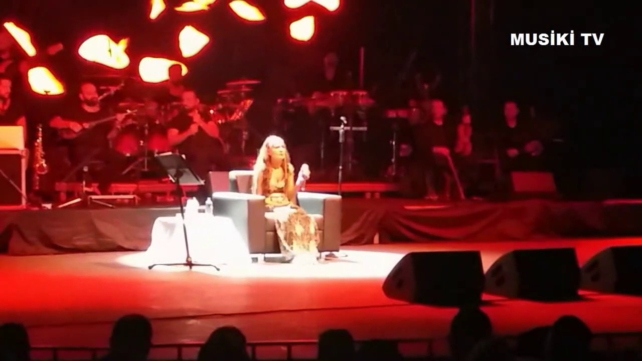 YILDIZ TİLBE - Aklımdan Bir Sürü Şarkı Geçiyor (Konser/Canlı) @ Konyaaltı Açıkhava Tiyatrosu