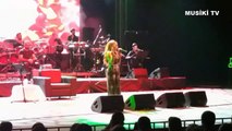 YILDIZ TİLBE - Bir Alo De - Bir Kere de Bana İhtiyacın Olsun (Konser/Canlı) @ Konyaaltı Açıkhava Tiyatrosu