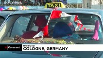 شاهد: المئات يحضرون كرنفال كولونيا الألماني من داخل سياراتهم