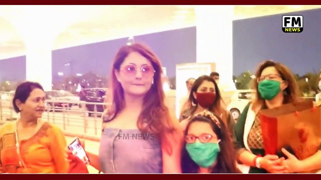 Rashami Desai Birthday Celebration At Mumbai Airport