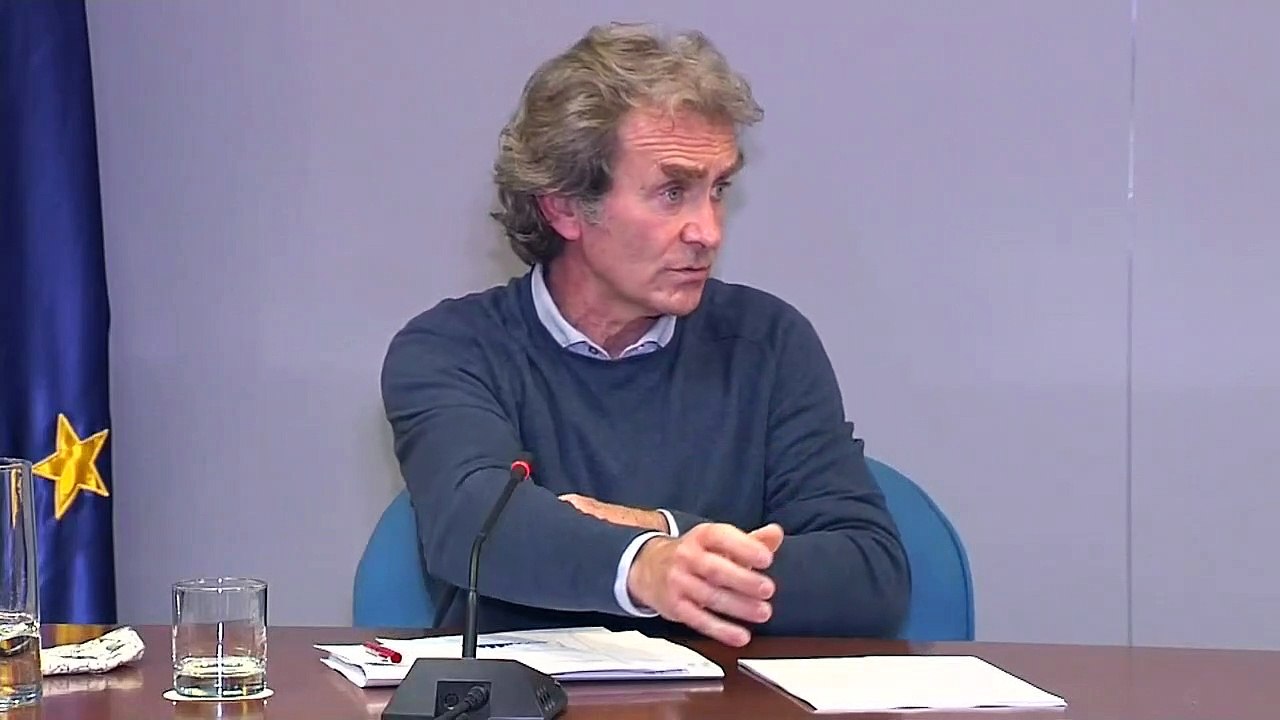 Simón: "Los estudios que apuntan a  hostelería o las fiestas familiares y de amigos como fuentes de contagio"